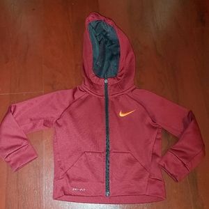 Toddlers Nike 2T Dri Fit Hoodie. EUC Deep Burgandy color.